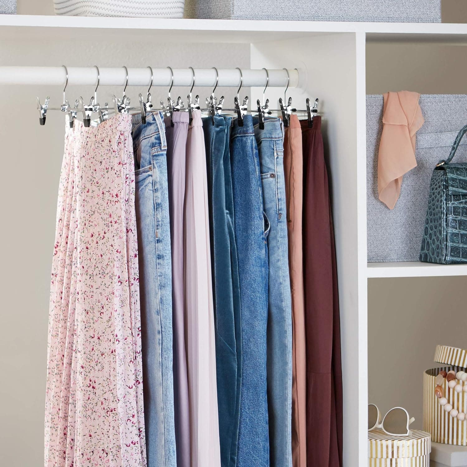 Amazon Basics Cintres à pinces en métal pour pantalons et jupes, lot de 20, Chromé